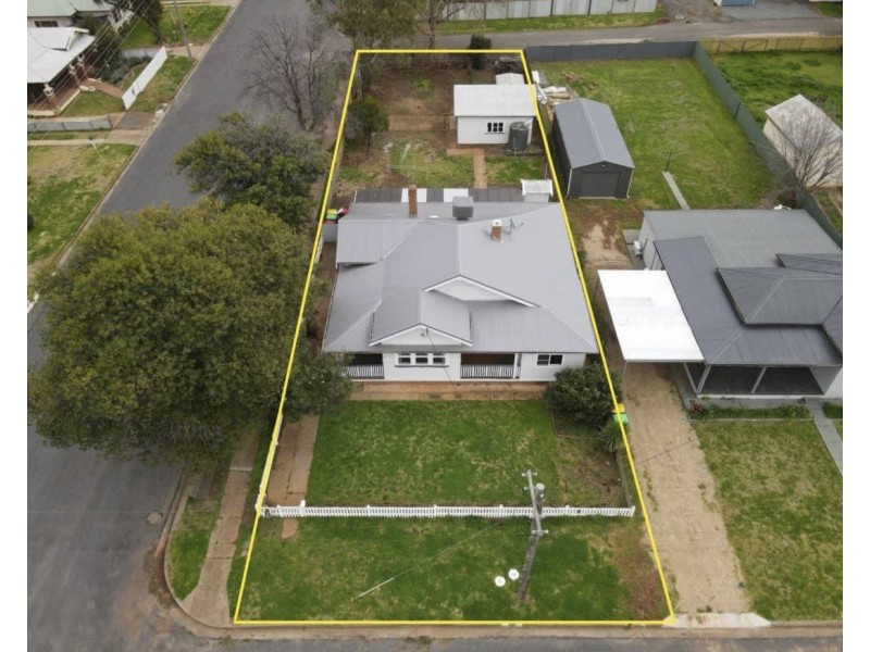 1 Carrington Street, Parkes NSW 2870