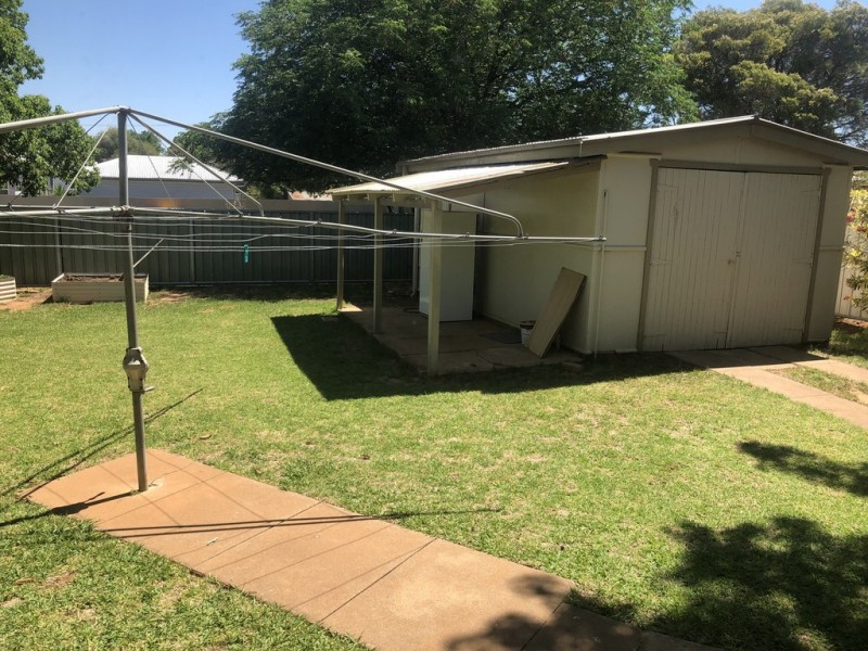 9 Captain Wilson Avenue, Parkes NSW 2870