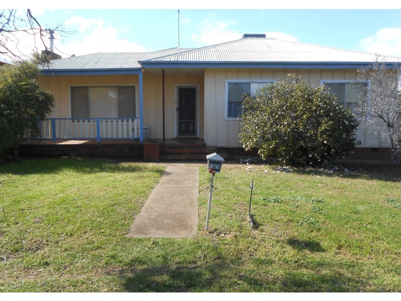 11 Wattle Street, Parkes NSW 2870