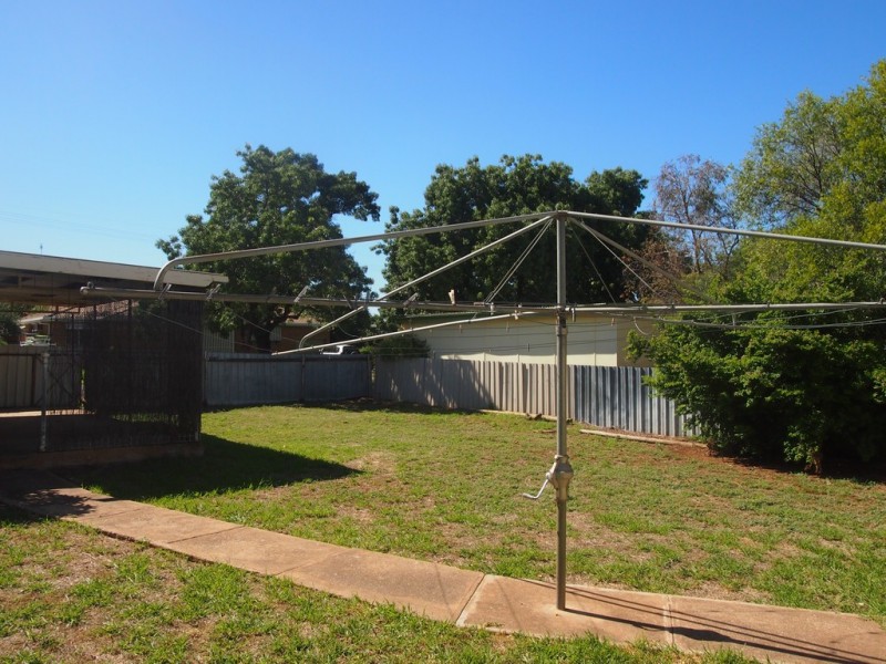 11 Wattle Street, Parkes NSW 2870
