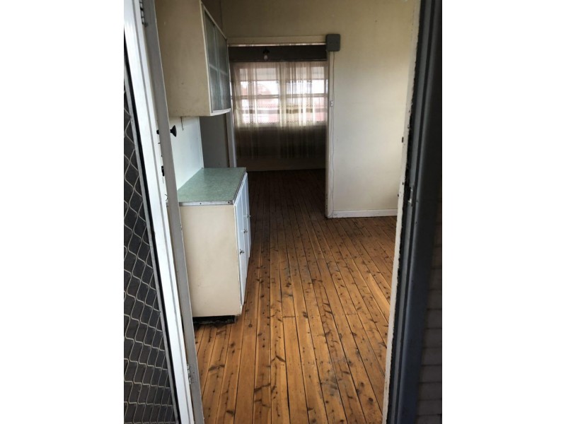 33 Caswell Street, Peak Hill NSW 2869