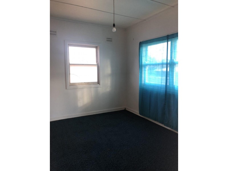 33 Caswell Street, Peak Hill NSW 2869