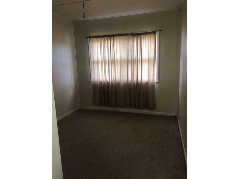 33 Caswell Street, Peak Hill NSW 2869