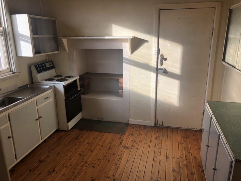 33 Caswell Street, Peak Hill NSW 2869