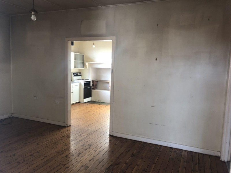 33 Caswell Street, Peak Hill NSW 2869