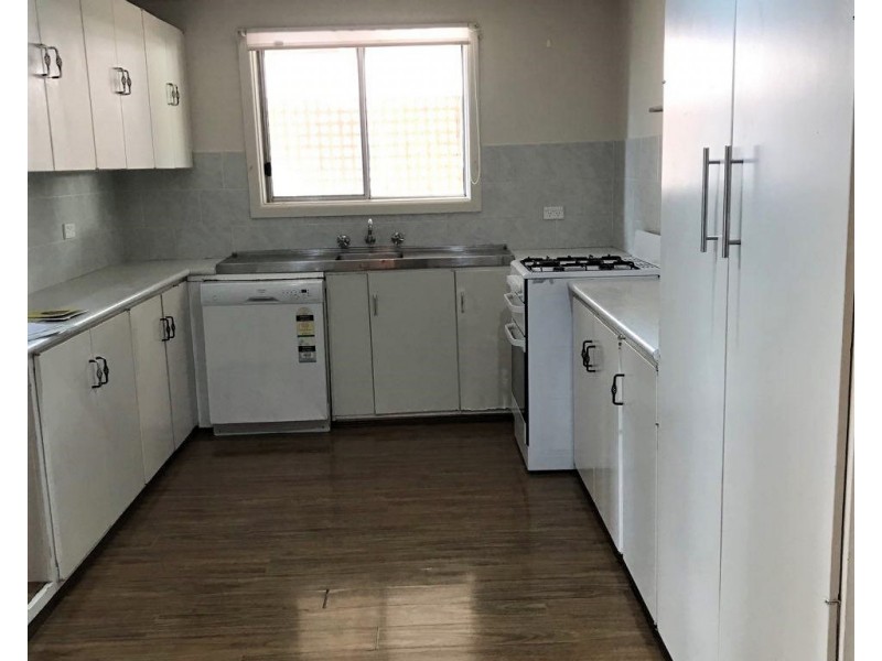 13 Callaghan Street, Parkes NSW 2870