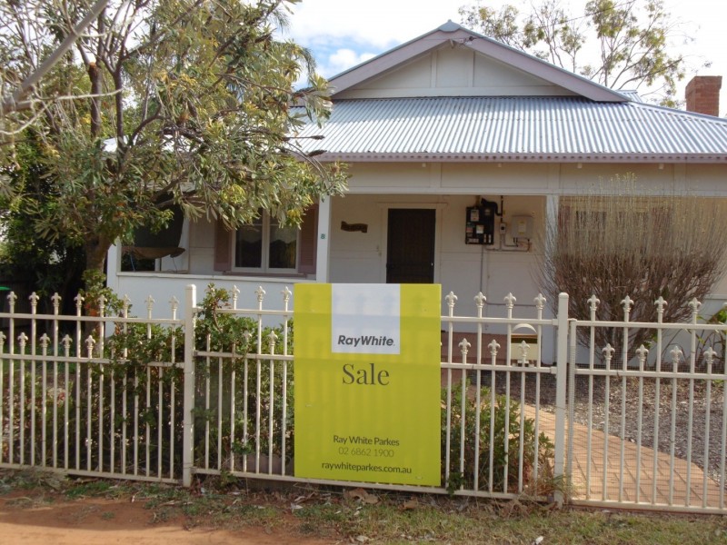 8 Ween Street, Peak Hill NSW 2869