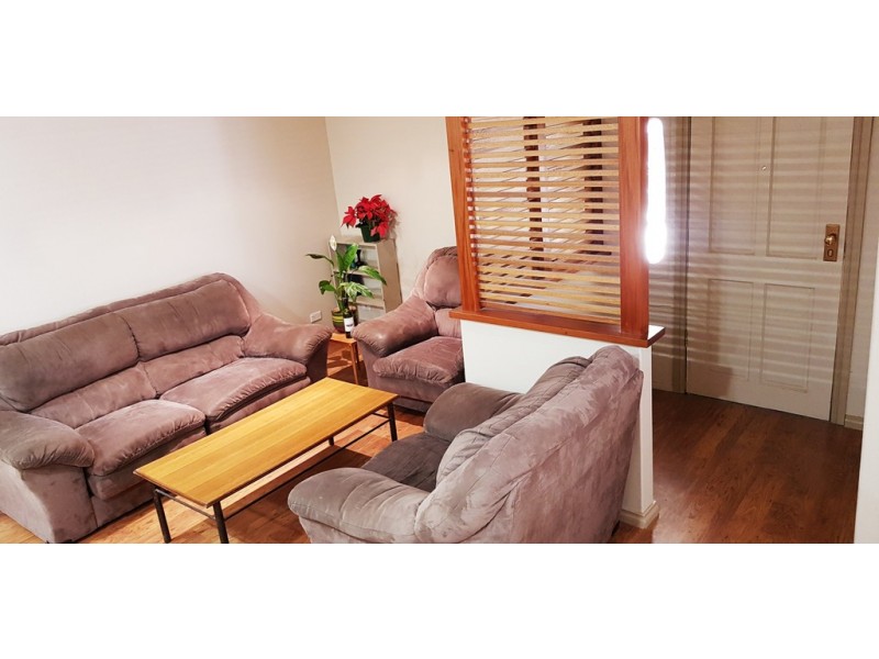 21 Thurlstone Street, Parkes NSW 2870
