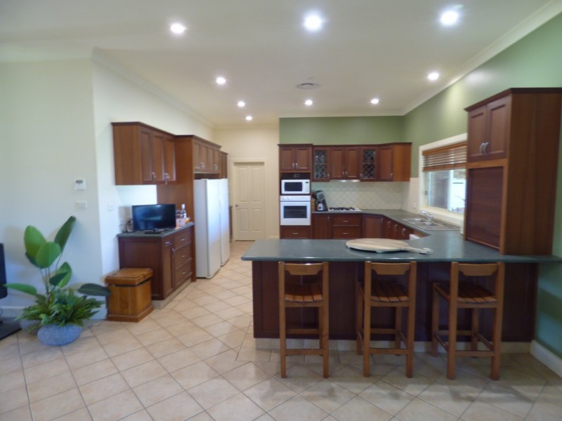 16 South Lead Road, Forbes NSW 2871