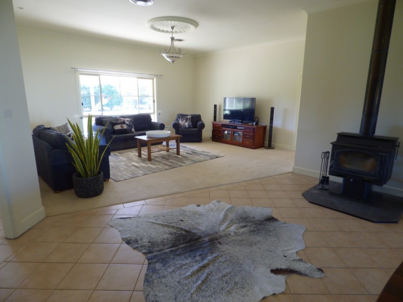 16 South Lead Road, Forbes NSW 2871