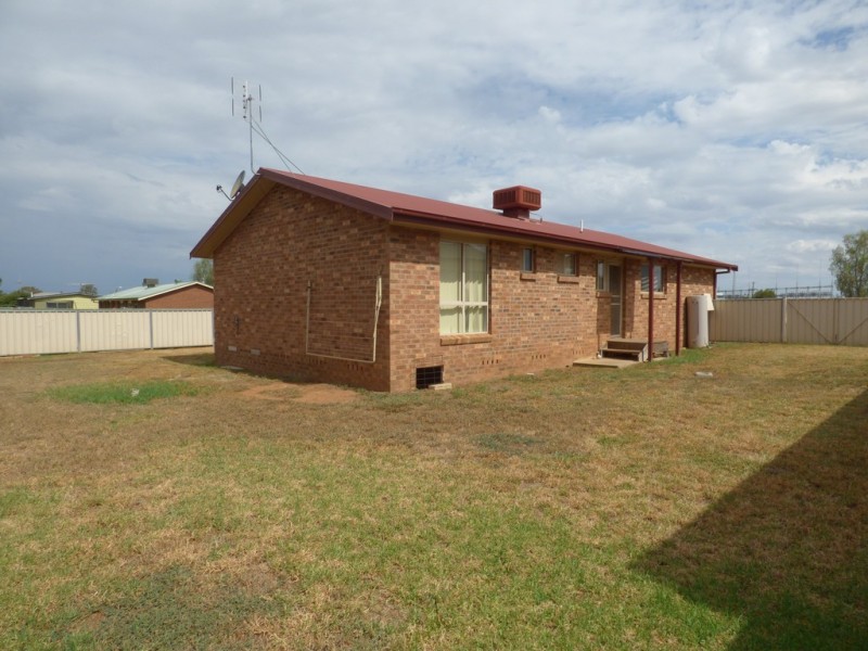 7 Powter Street, Forbes NSW 2871