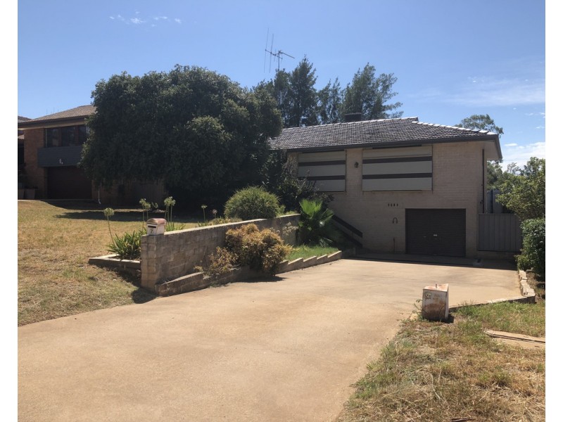 7 Mengarvie Road, Parkes NSW 2870