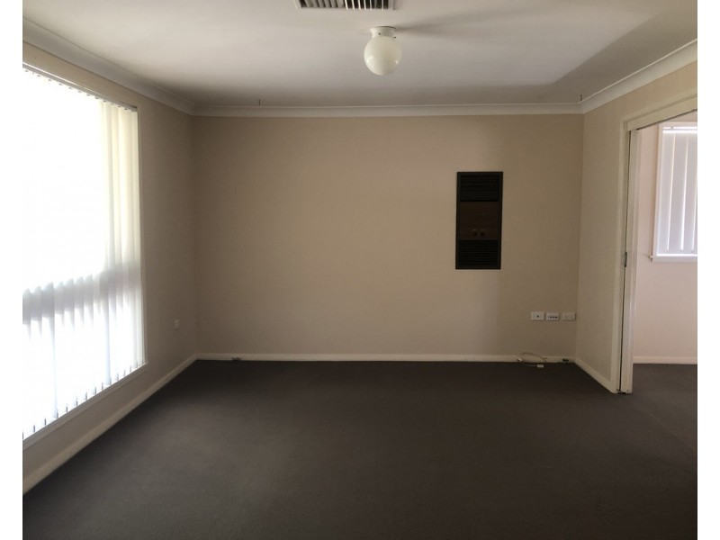 7 Mengarvie Road, Parkes NSW 2870