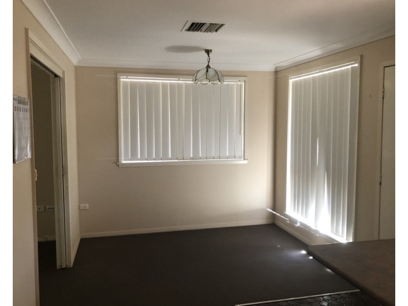 7 Mengarvie Road, Parkes NSW 2870