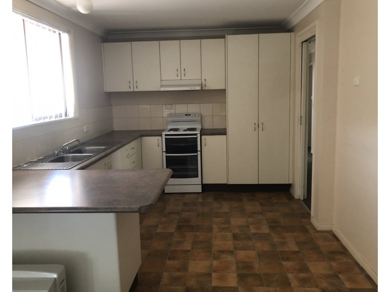 7 Mengarvie Road, Parkes NSW 2870