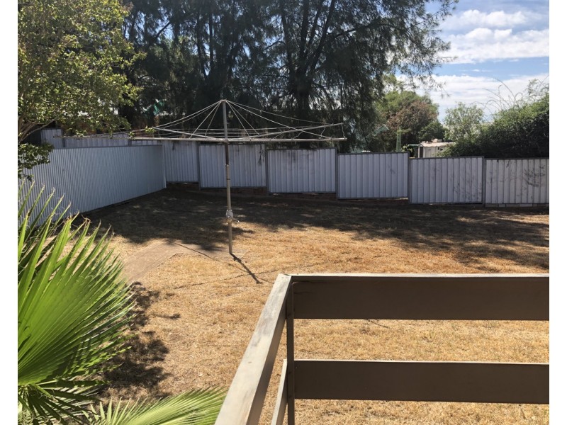 7 Mengarvie Road, Parkes NSW 2870