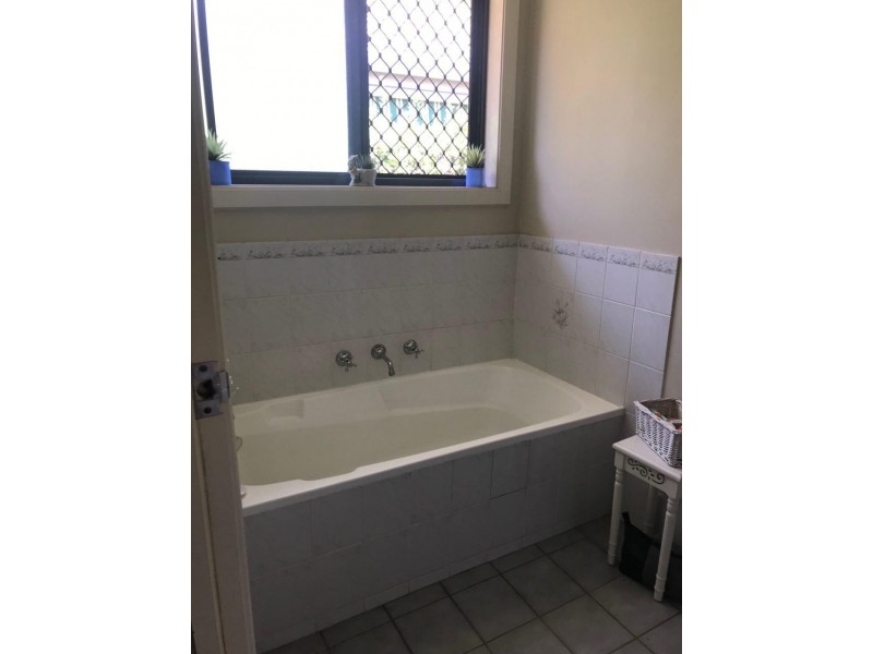3 Thomas Tom Crescent, Parkes NSW 2870