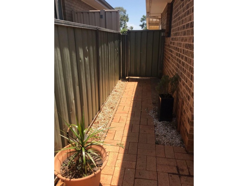 3 Thomas Tom Crescent, Parkes NSW 2870