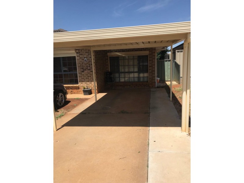 3 Thomas Tom Crescent, Parkes NSW 2870