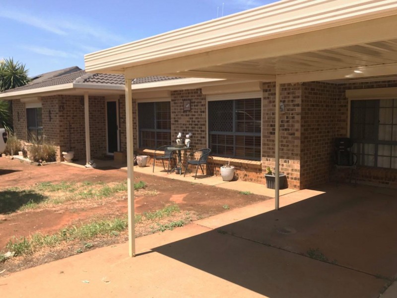 3 Thomas Tom Crescent, Parkes NSW 2870