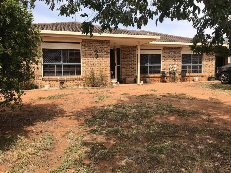3 Thomas Tom Crescent, Parkes NSW 2870