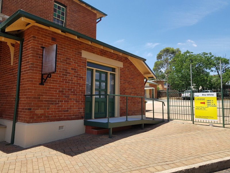 39 Currajong Street, Parkes NSW 2870