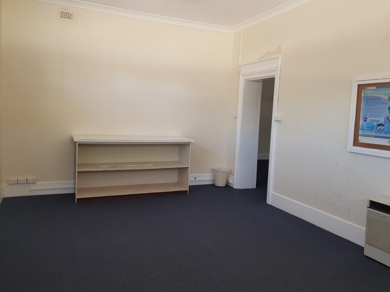 39 Currajong Street, Parkes NSW 2870