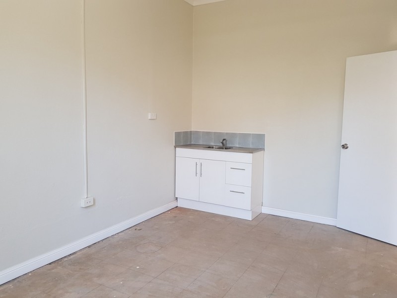 39 Currajong Street, Parkes NSW 2870