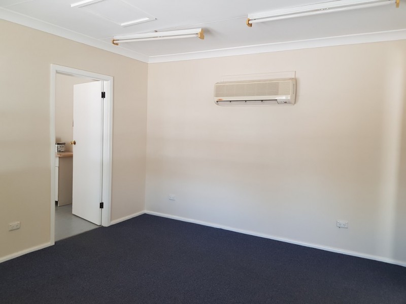 39 Currajong Street, Parkes NSW 2870