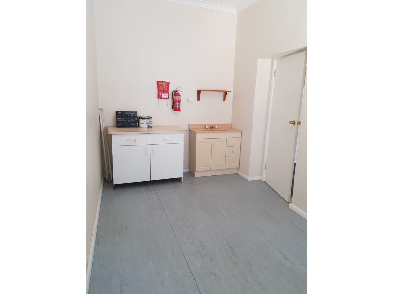39 Currajong Street, Parkes NSW 2870