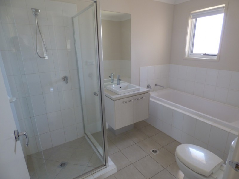 10 John Girdham Place, Forbes NSW 2871