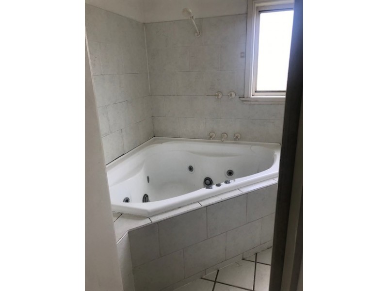 5 Cecile Street, Parkes NSW 2870