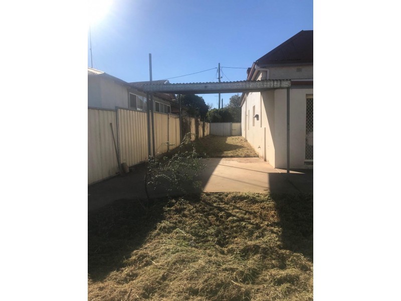 5 Cecile Street, Parkes NSW 2870