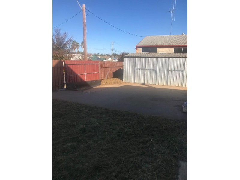 5 Cecile Street, Parkes NSW 2870