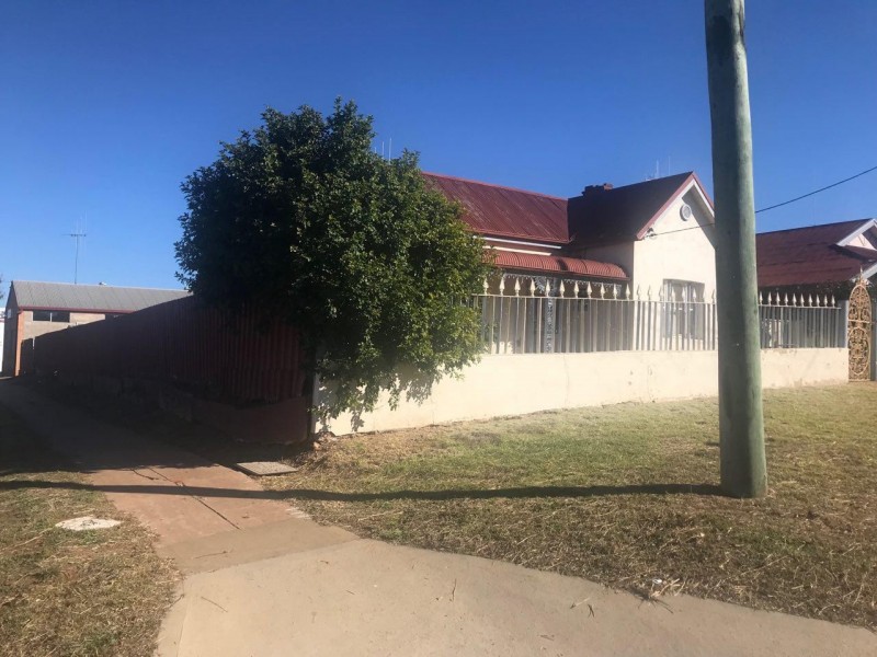 5 Cecile Street, Parkes NSW 2870