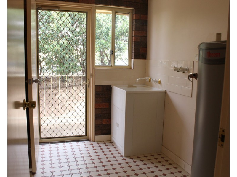 2/22 Howard Street, Parkes NSW 2870