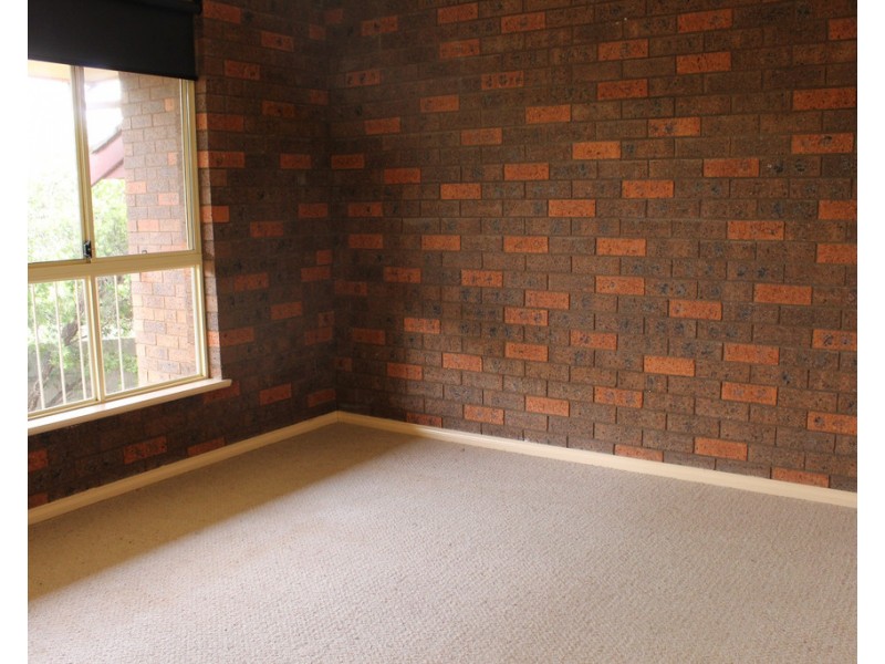 2/22 Howard Street, Parkes NSW 2870