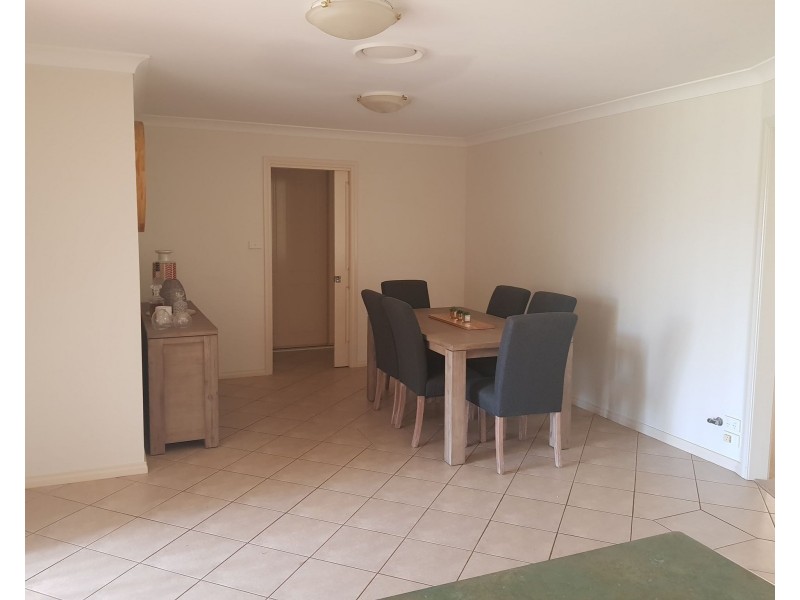 10 Noonan Street, Parkes NSW 2870