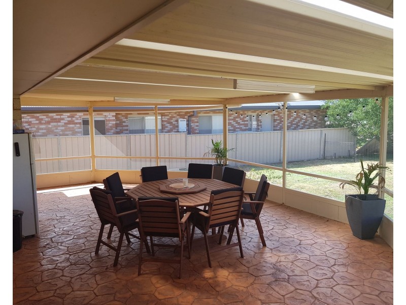 10 Noonan Street, Parkes NSW 2870