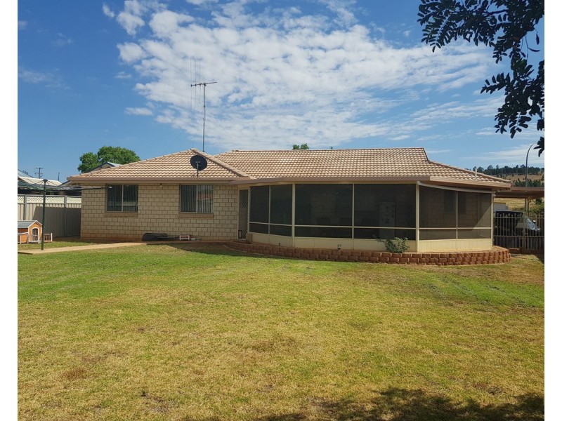 10 Noonan Street, Parkes NSW 2870