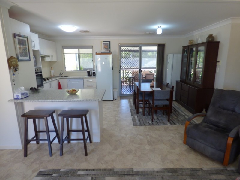 61 Oberon Street, Eugowra NSW 2806