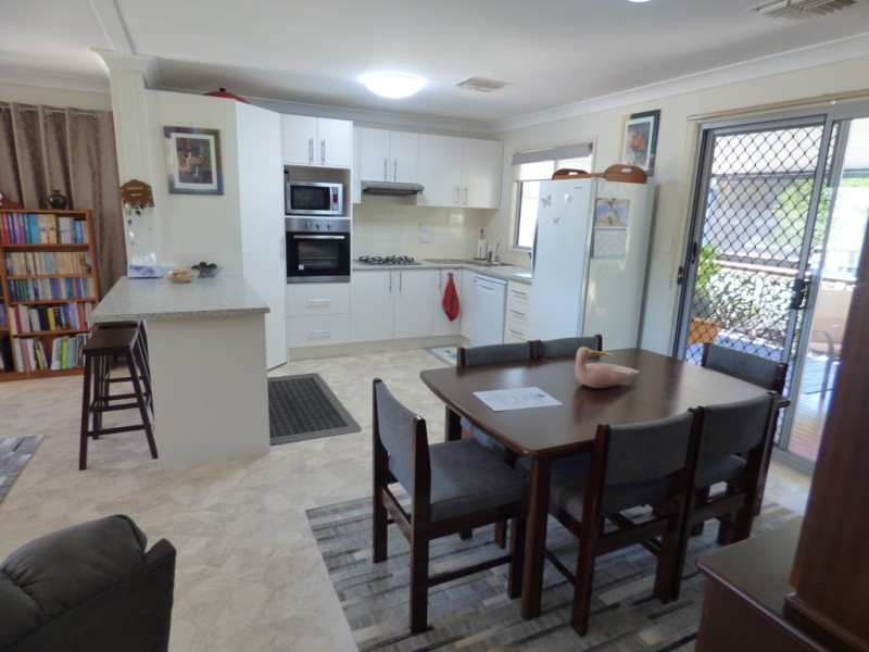 61 Oberon Street, Eugowra NSW 2806