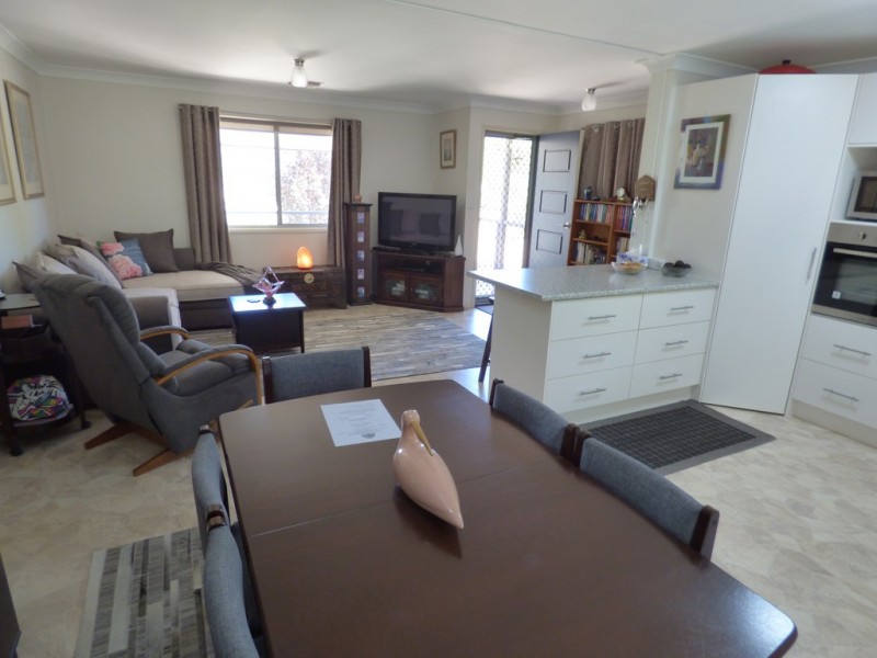 61 Oberon Street, Eugowra NSW 2806