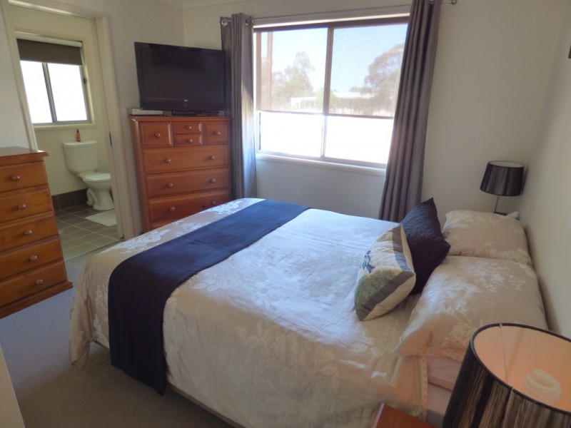 61 Oberon Street, Eugowra NSW 2806