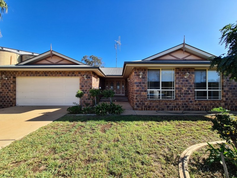 6 Caledonia Street, Parkes NSW 2870