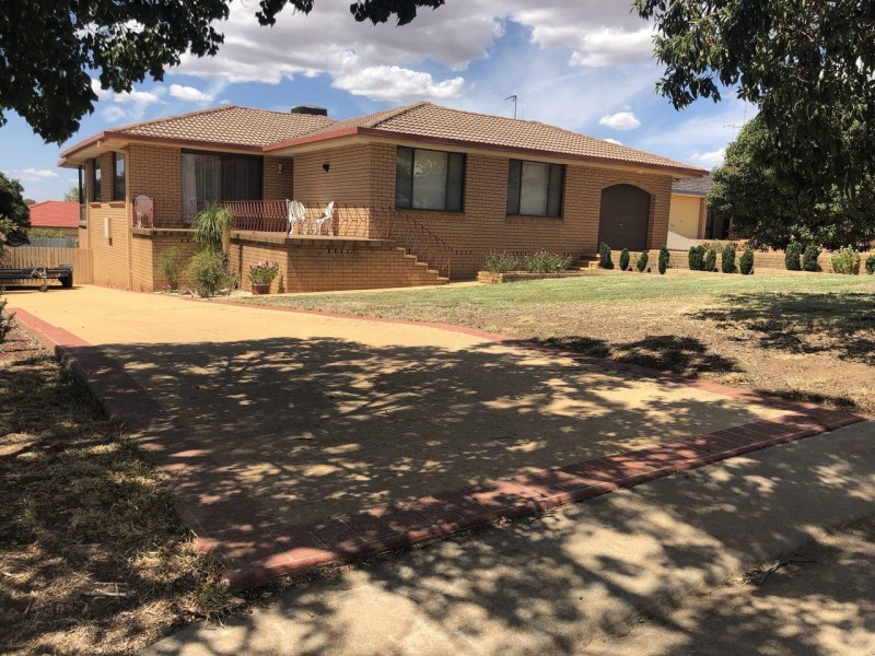 17 Jubilee Street, Parkes NSW 2870