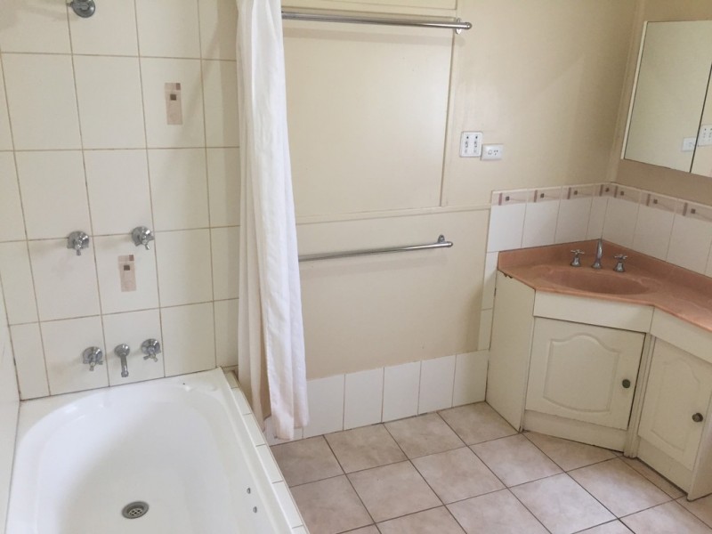 43 Brolgan Road, Parkes NSW 2870