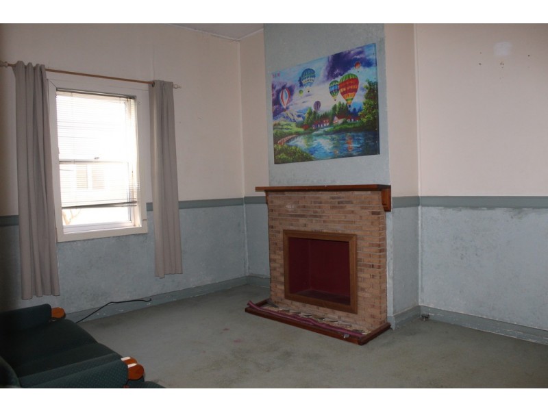 106 Clarinda street, Parkes NSW 2870