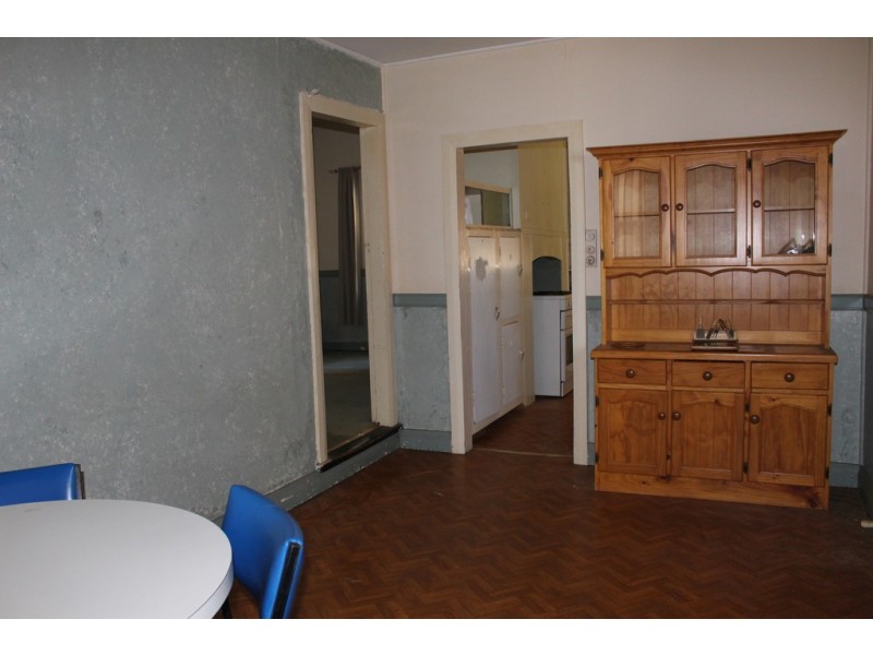 106 Clarinda street, Parkes NSW 2870