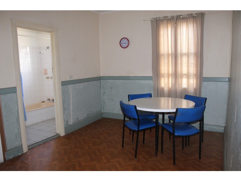106 Clarinda street, Parkes NSW 2870